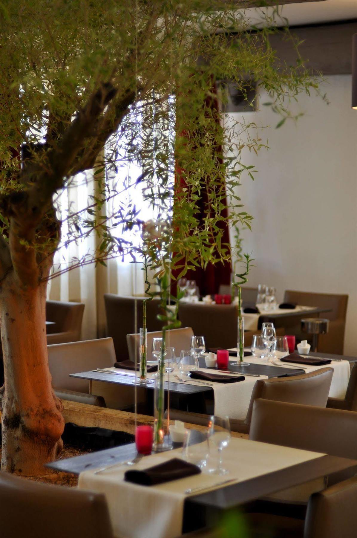 Logis Hotel & Restaurant L'Etape Bouc Bel Air - Gardanne Exteriör bild