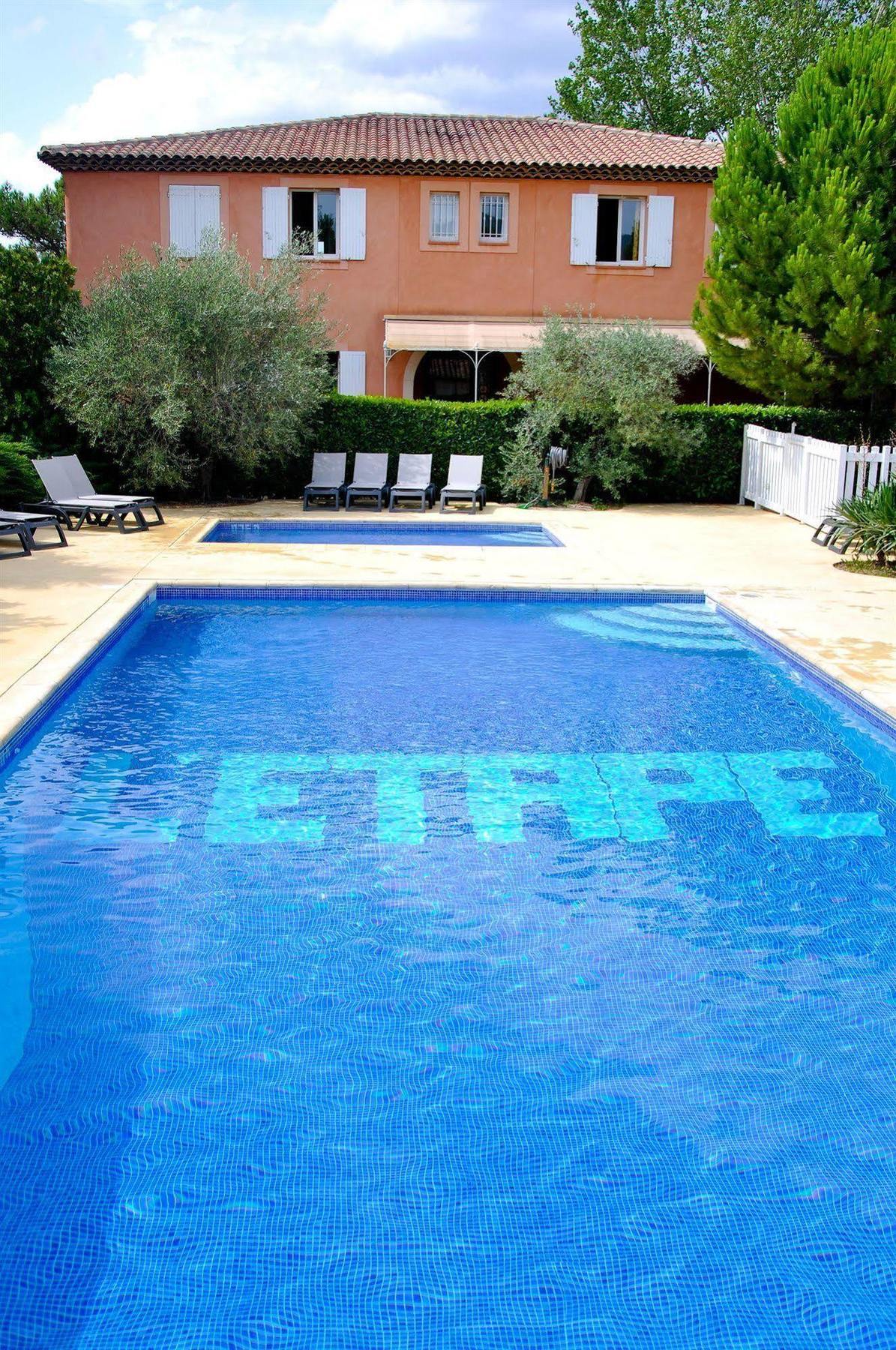 Logis Hotel & Restaurant L'Etape Bouc Bel Air - Gardanne Exteriör bild