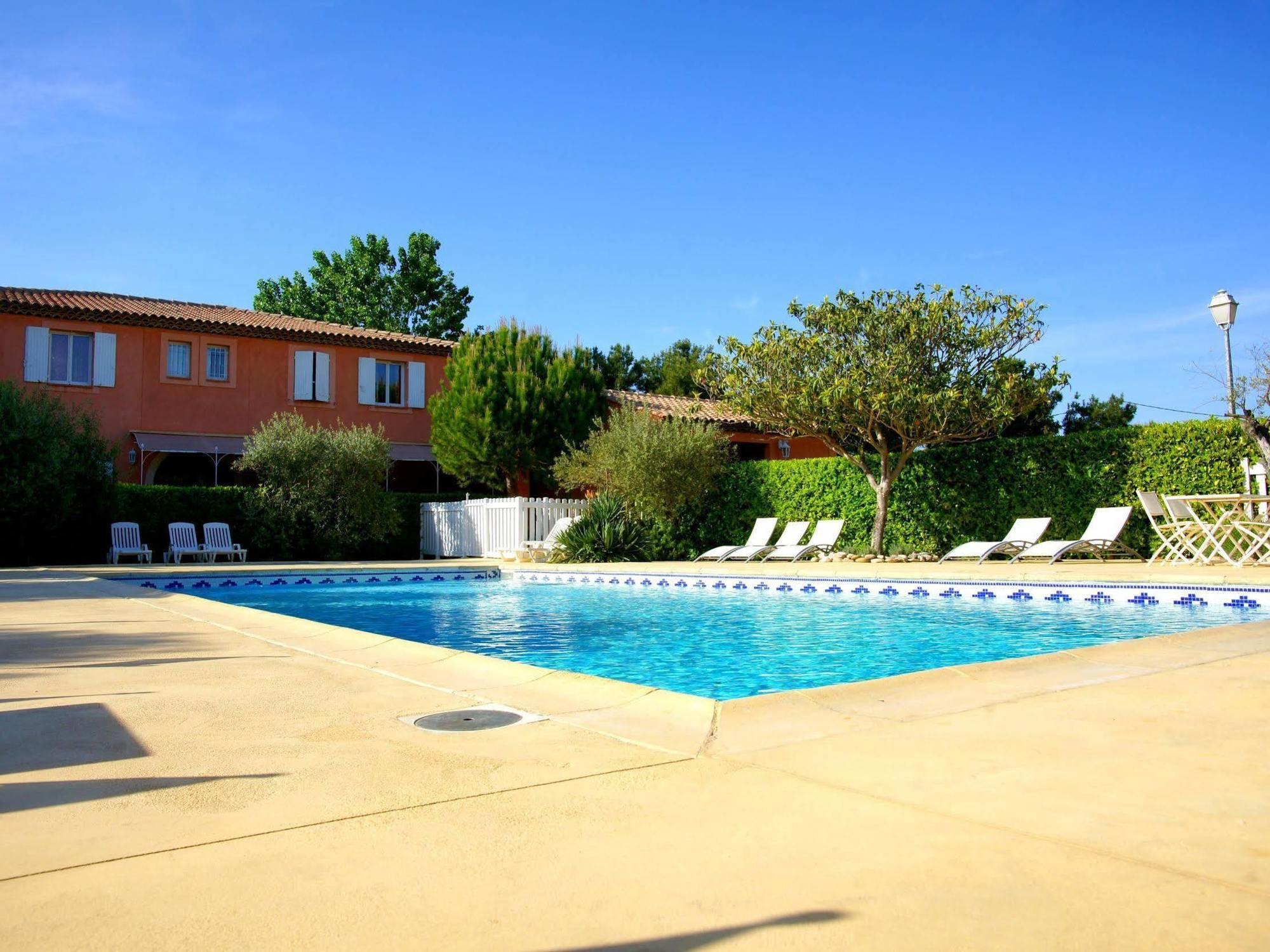 Logis Hotel & Restaurant L'Etape Bouc Bel Air - Gardanne Exteriör bild