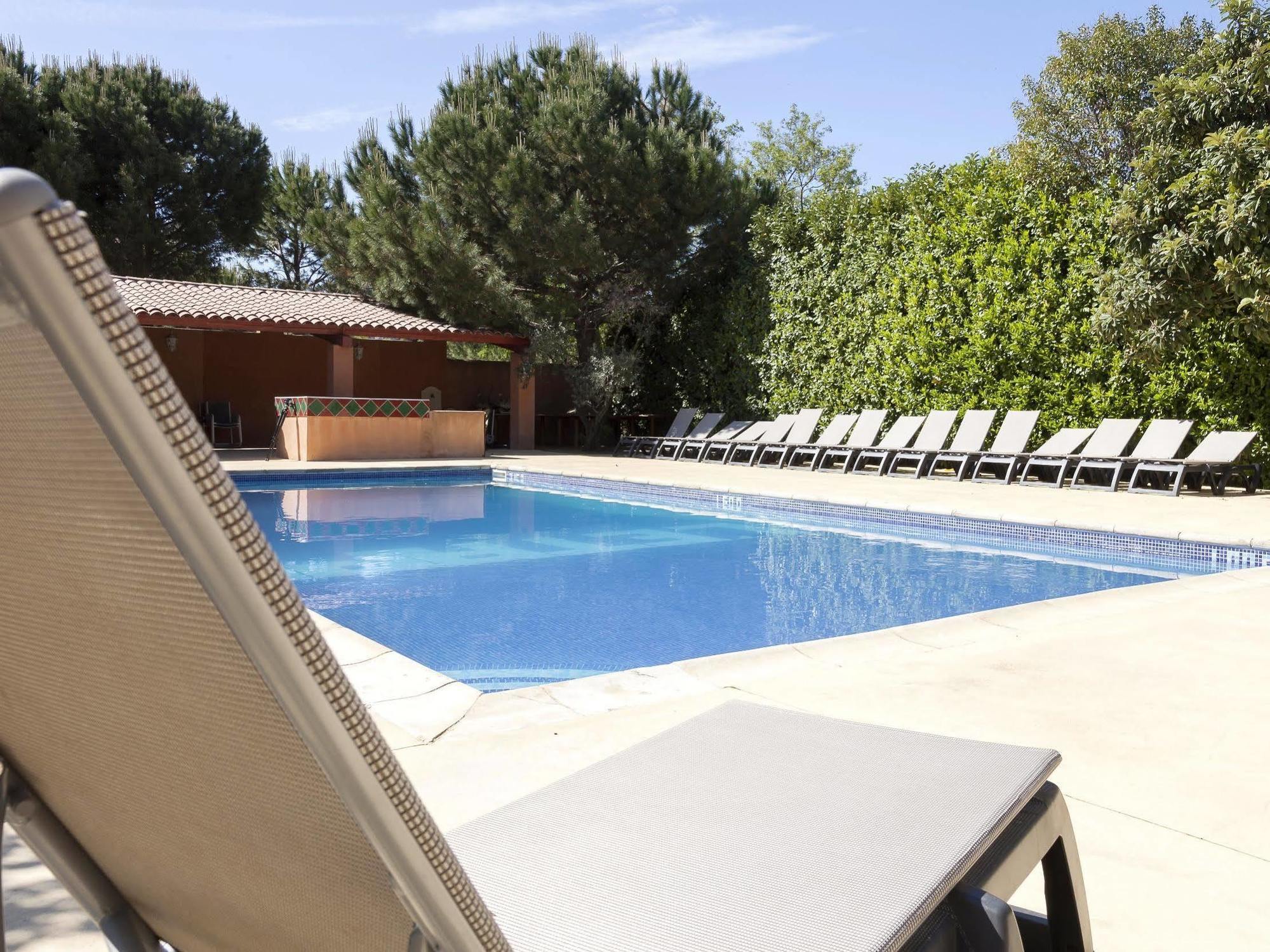 Logis Hotel & Restaurant L'Etape Bouc Bel Air - Gardanne Exteriör bild