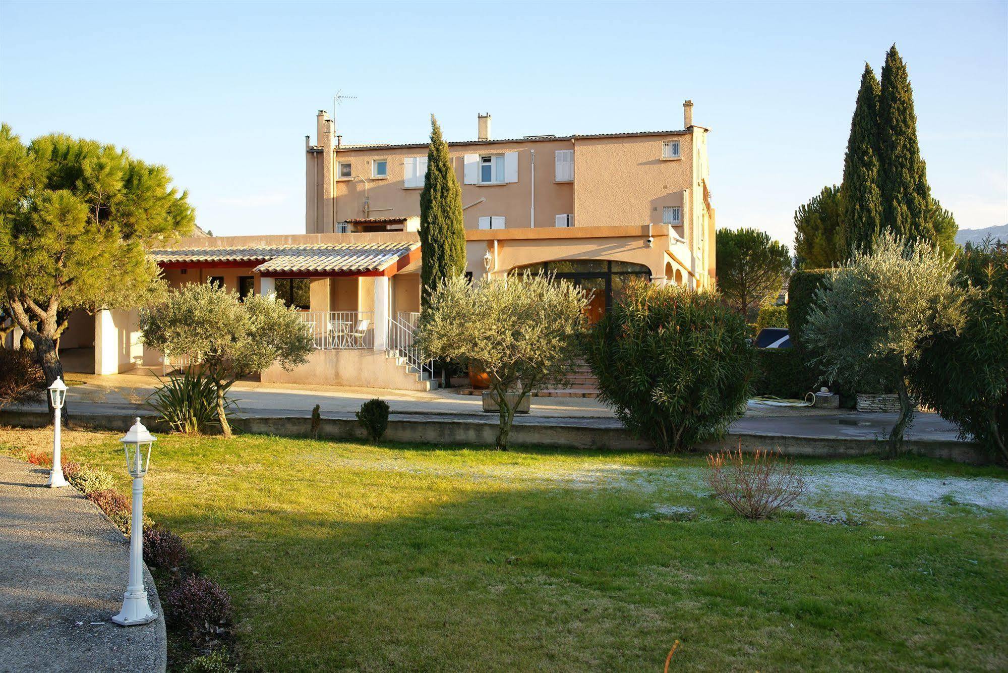 Logis Hotel & Restaurant L'Etape Bouc Bel Air - Gardanne Exteriör bild
