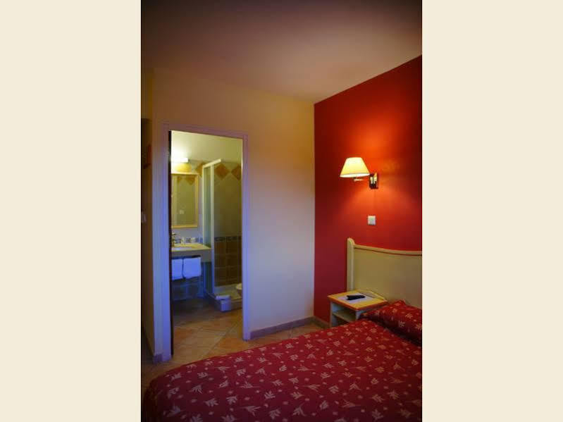 Logis Hotel & Restaurant L'Etape Bouc Bel Air - Gardanne Exteriör bild